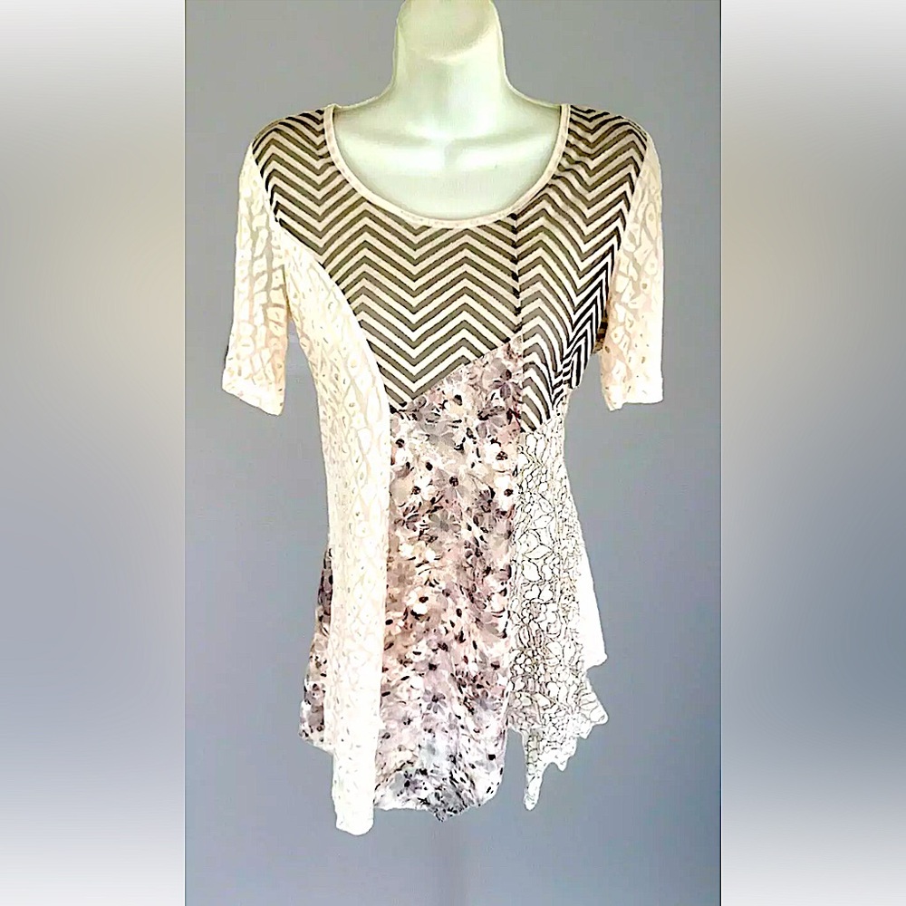 🌸TLEW DE LIS🌸 STRETCH MESH PATCH LACE FABRIC HANDKERCHIEF HEM TUNIC BLOUSE TOP💗